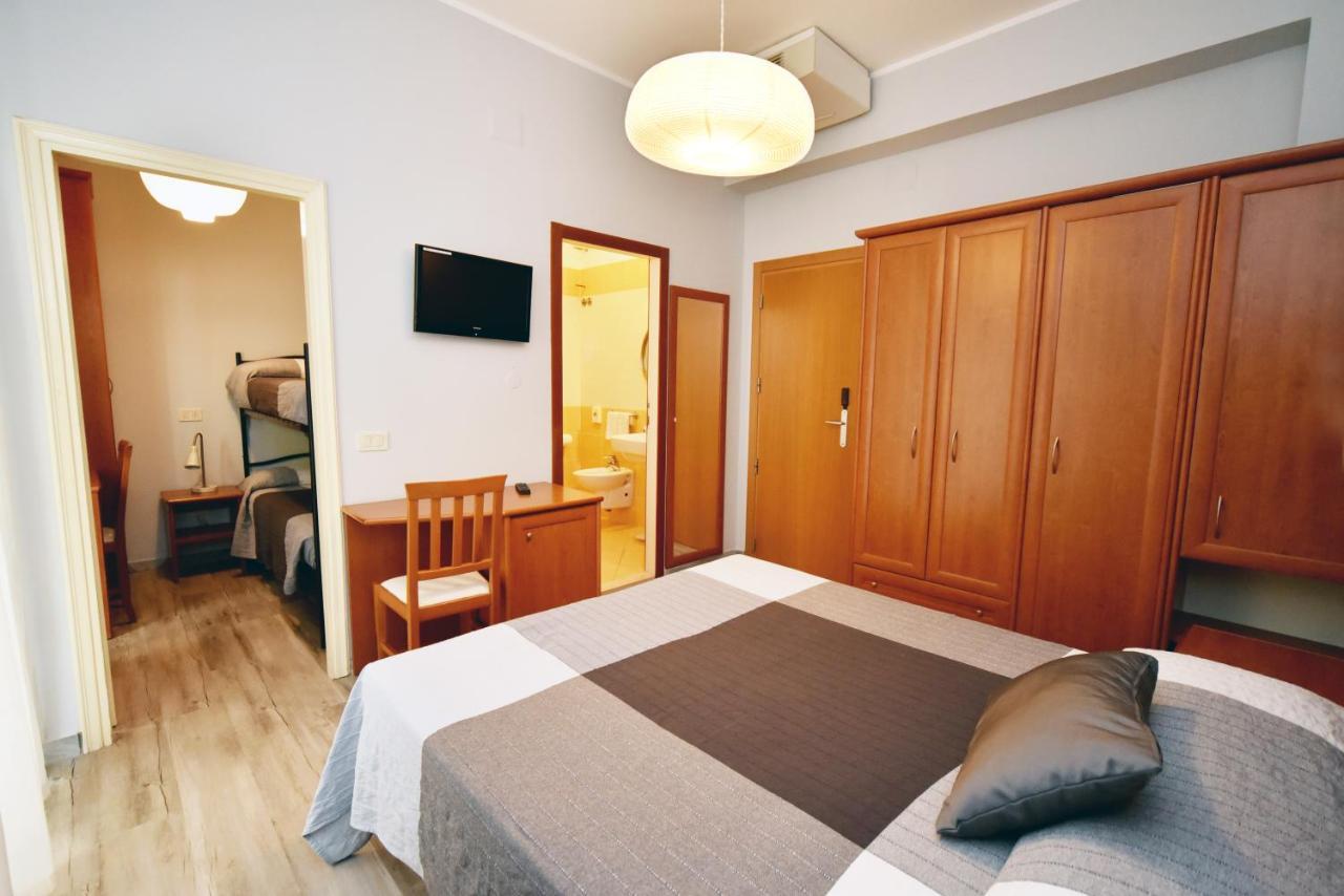 Hotel Mirabella Riccione Luaran gambar