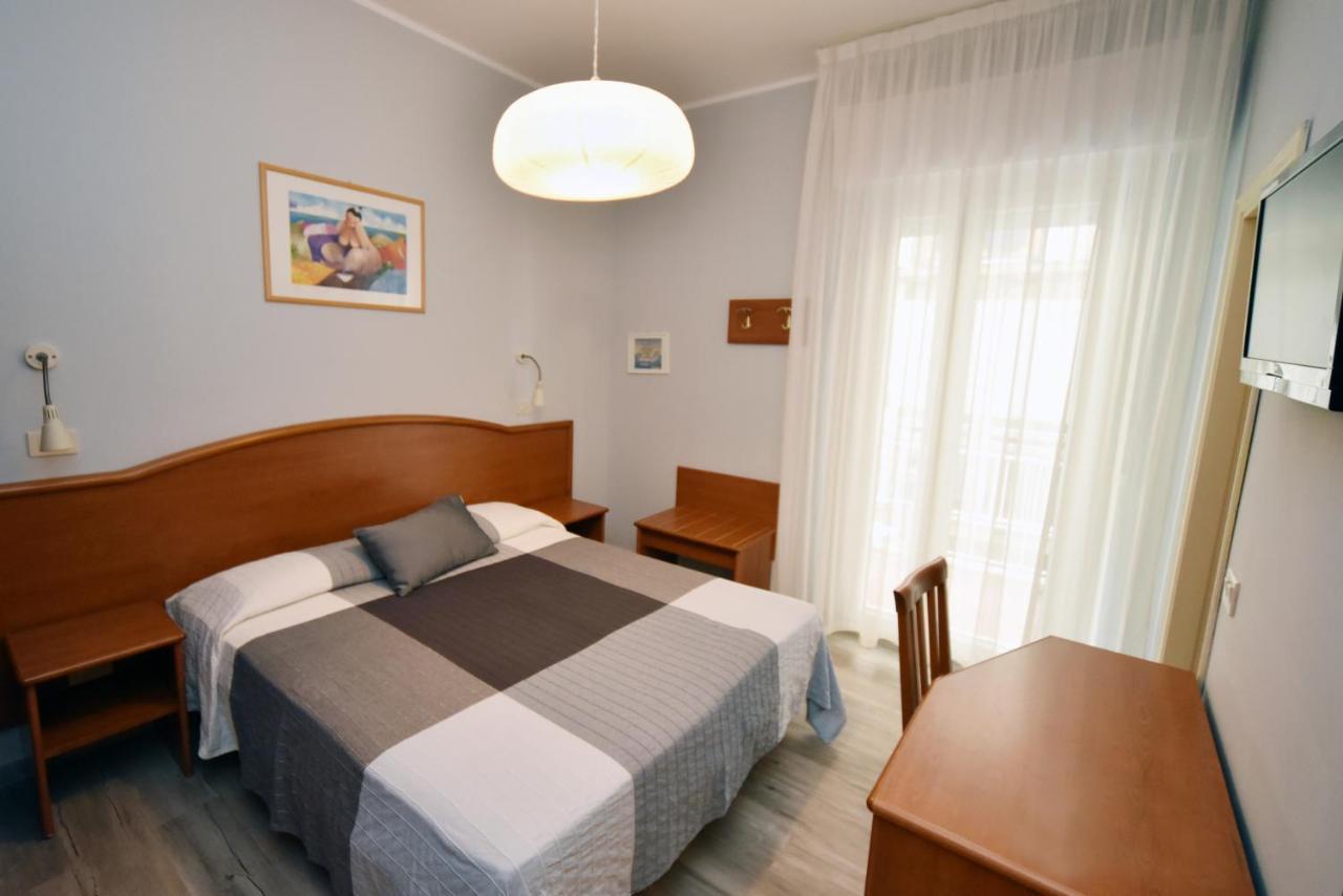 Hotel Mirabella Riccione Luaran gambar