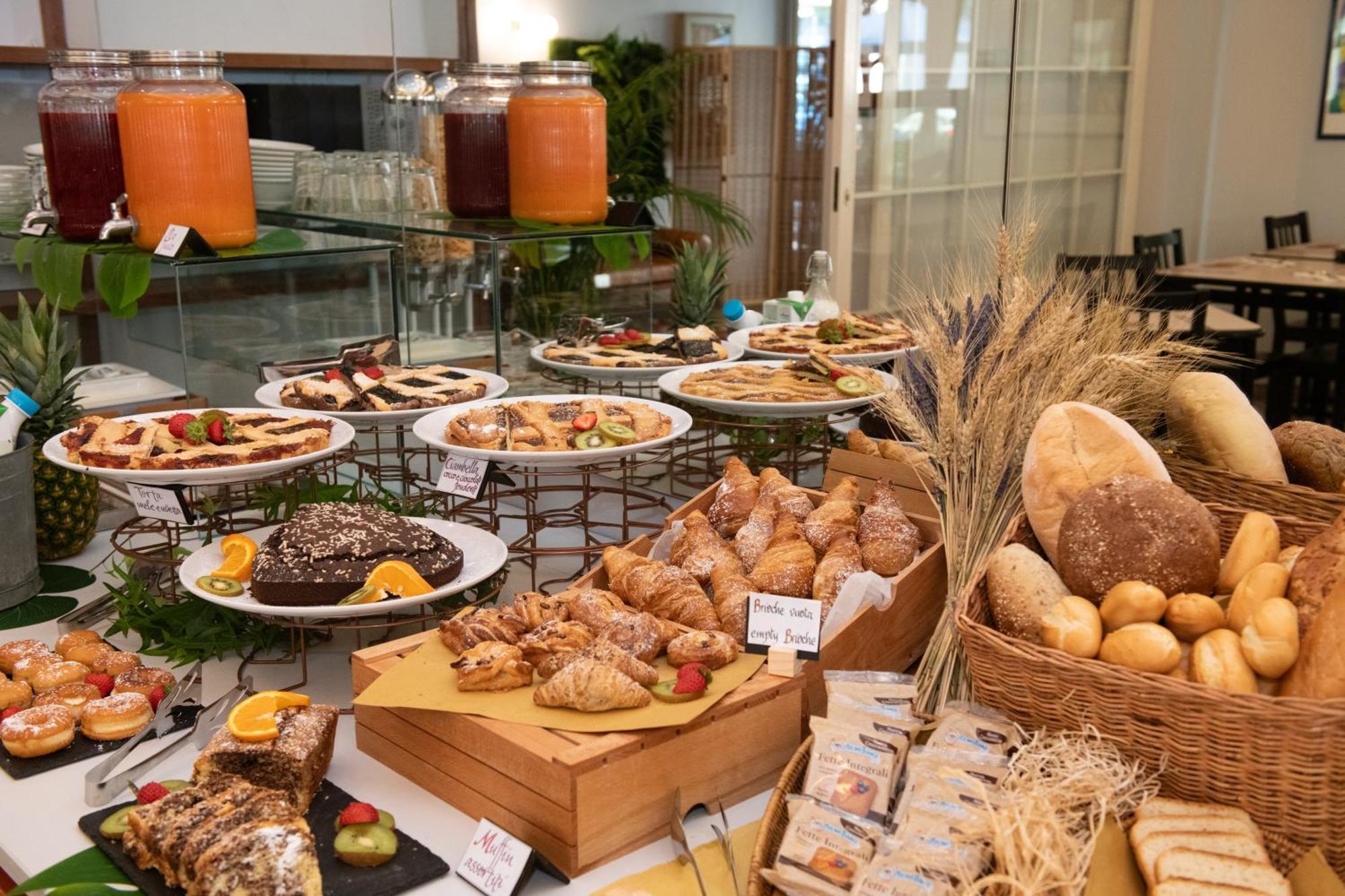 Hotel Mirabella Riccione Luaran gambar