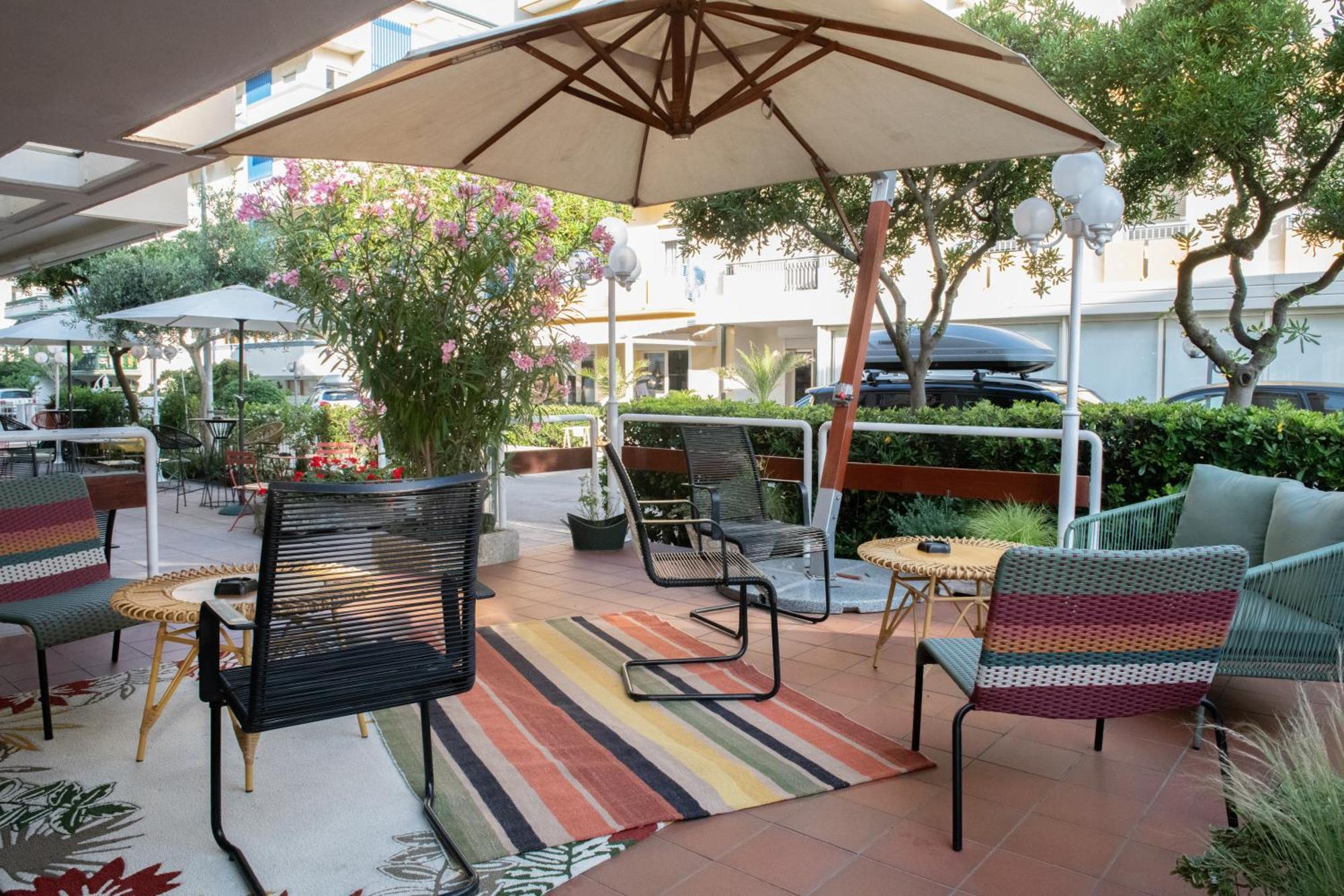 Hotel Mirabella Riccione Luaran gambar