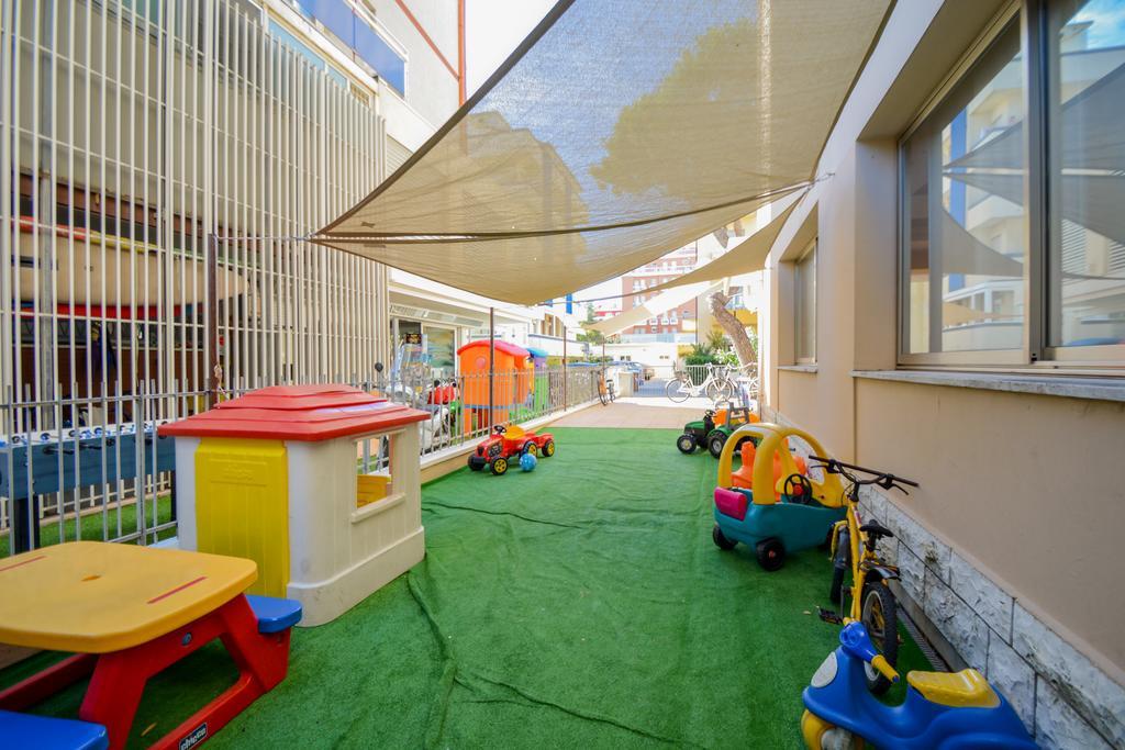 Hotel Mirabella Riccione Luaran gambar