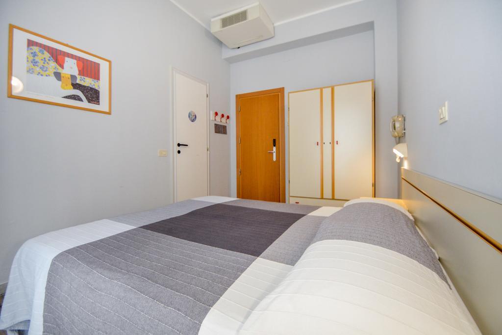 Hotel Mirabella Riccione Luaran gambar