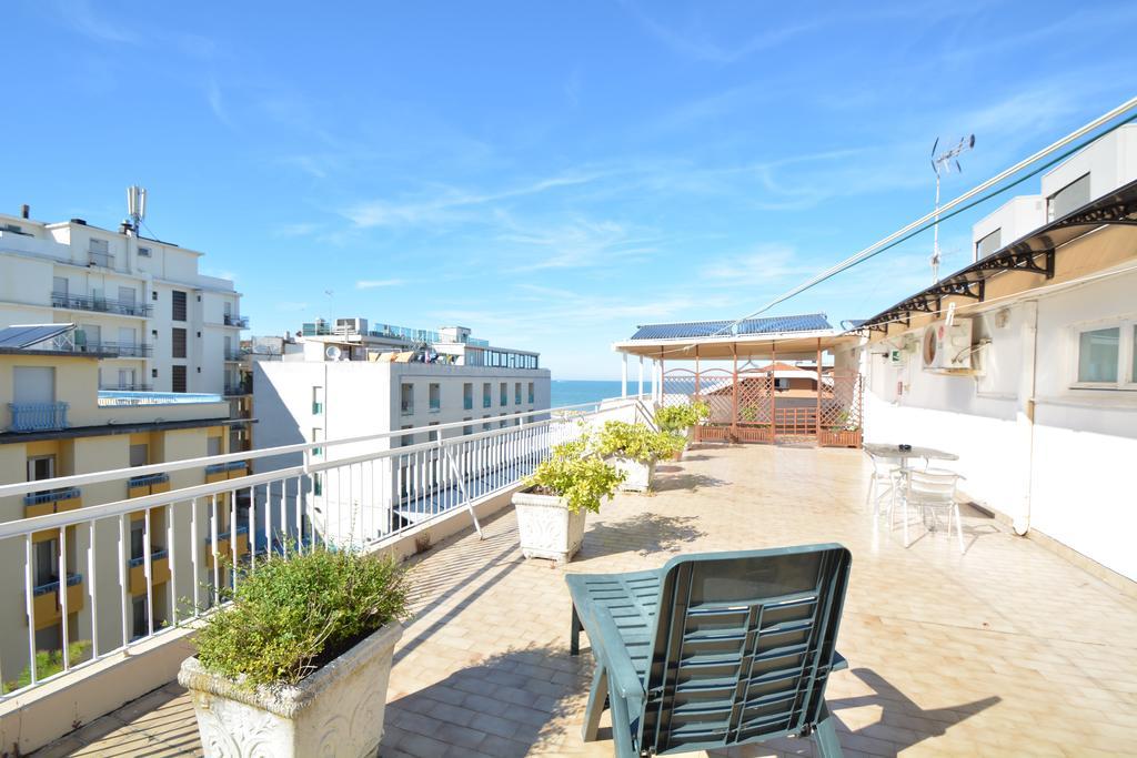 Hotel Mirabella Riccione Luaran gambar
