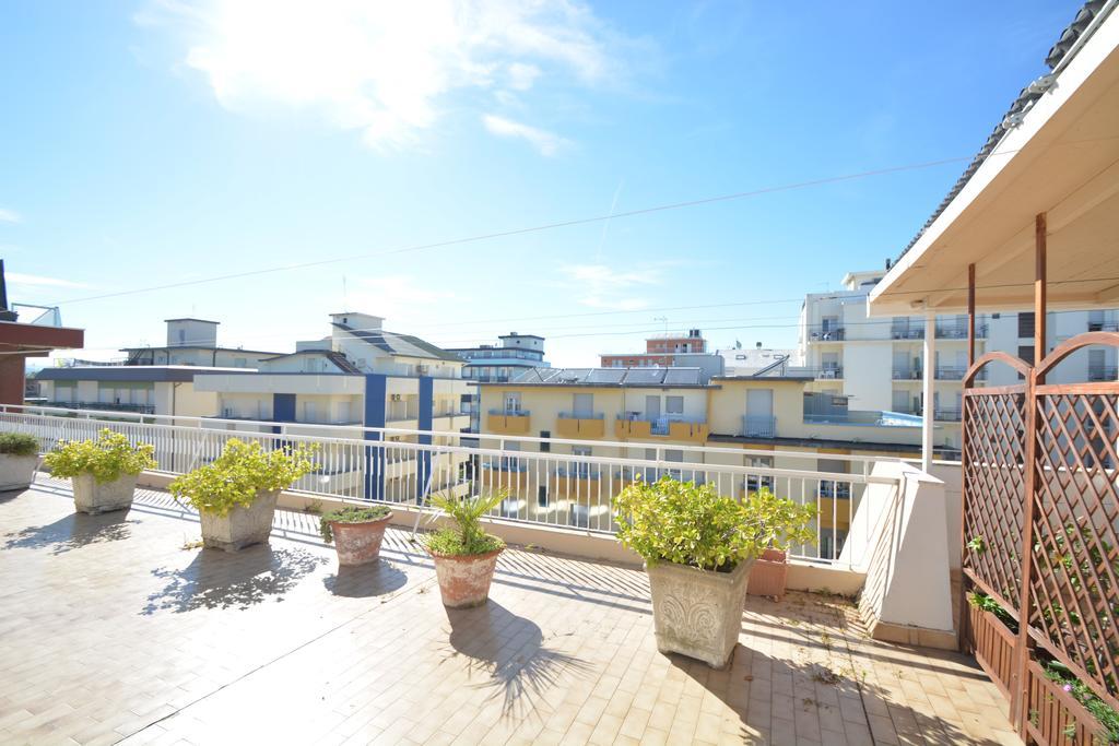 Hotel Mirabella Riccione Luaran gambar